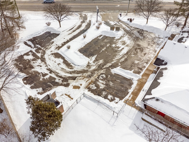 More Photos Of 5758 Cooley Lake Rd, Waterford Daycare Center For Sale