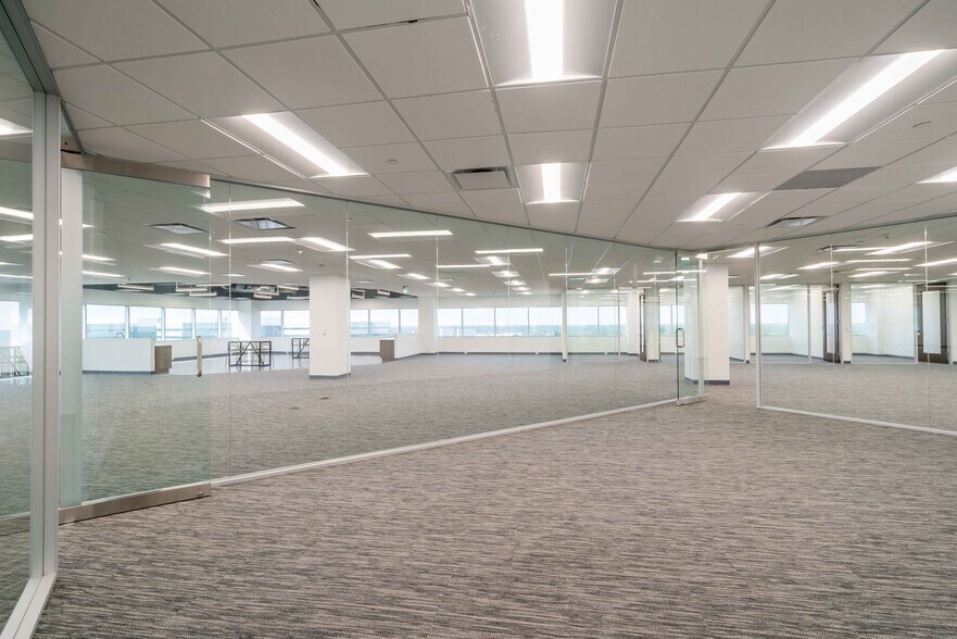 More Photos Of 11450 Compaq Center West Dr, Houston Unknown For Lease