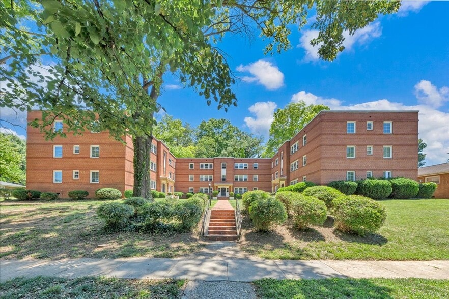 Primary Photo Of 2404 Longview Ave SW, Roanoke Multifamily For Sale
