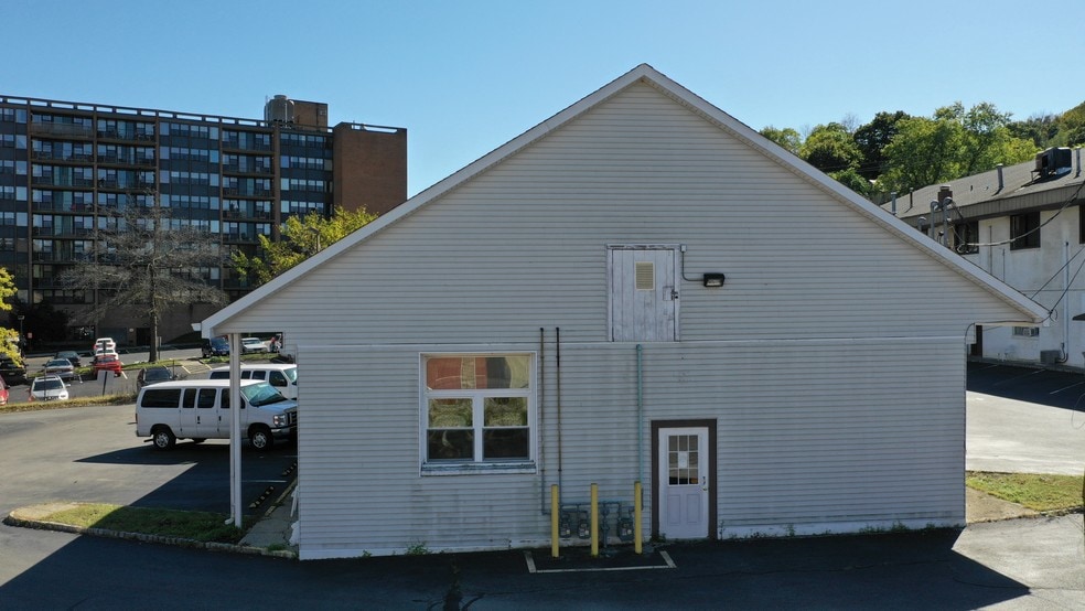 More Photos Of 55 Mill St, Newton Storefront Retail Office For Lease