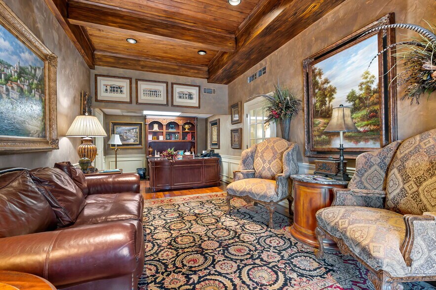 More Photos Of 130 Dodd St SE, Marietta Loft Creative Space For Sale