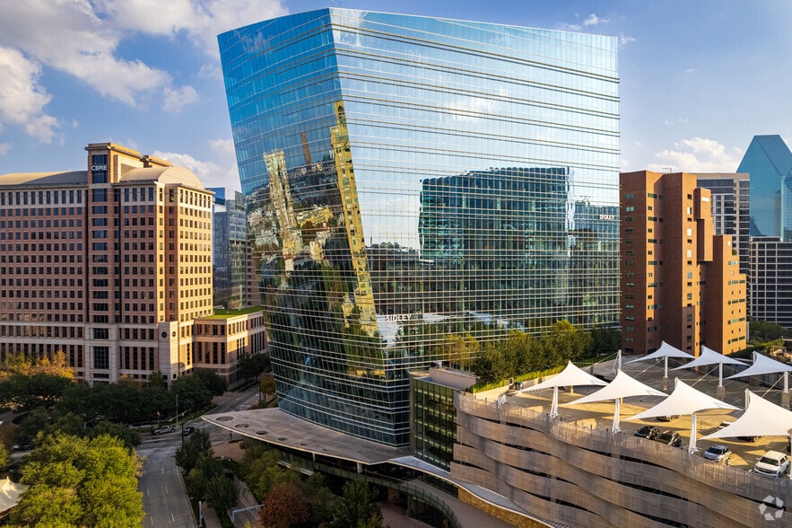 More Photos Of 2021 McKinney Ave, Dallas Office For Lease