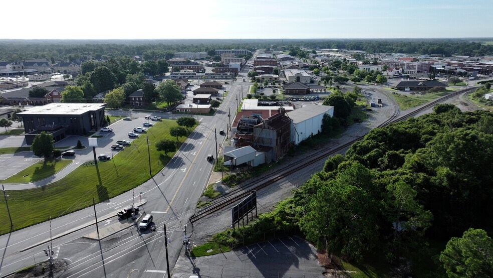More Photos Of 130 2nd St W, Tifton Distribution For Sale