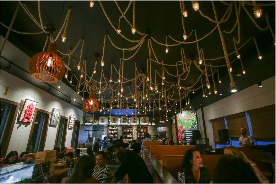 More Photos Of 2802 S Shepherd Dr, Houston Restaurant For Lease