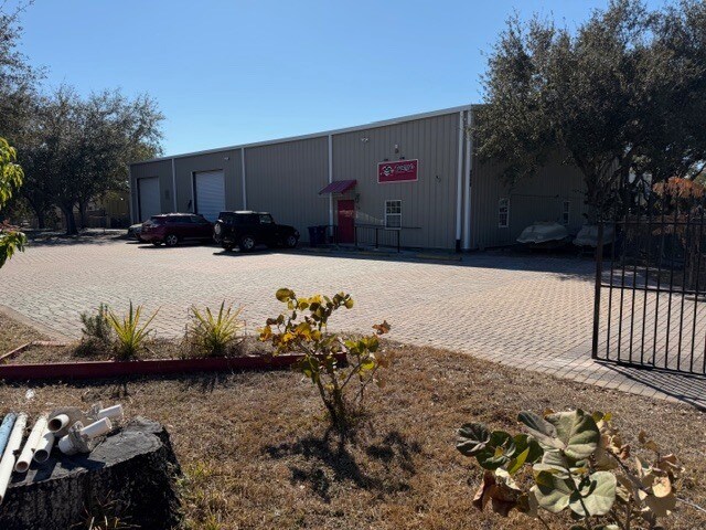 More Photos Of 4006 W Cayuga, Tampa Warehouse For Sale