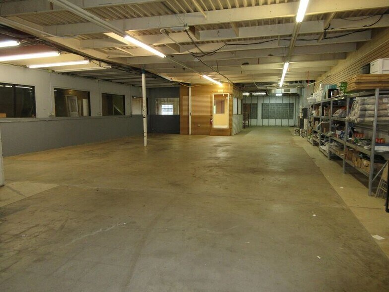 More Photos Of 6900 N Dixie Dr, Dayton Auto Repair For Sale