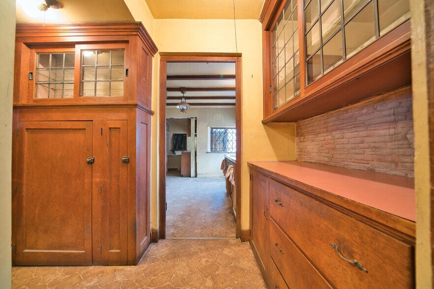 More Photos Of 1989 W Grand Blvd, Detroit Office Residential For Sale