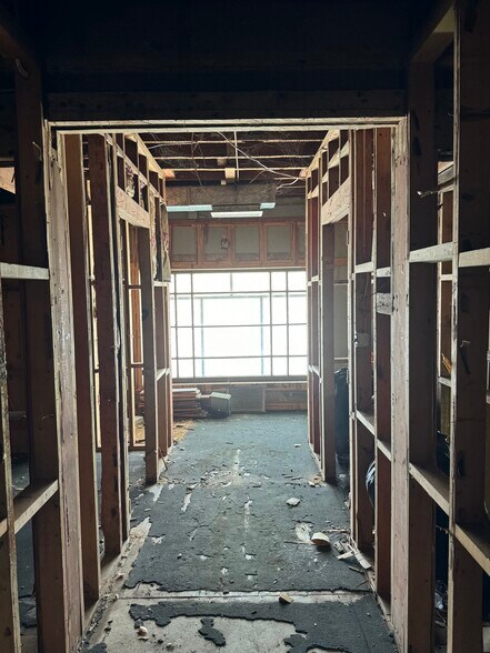 More Photos Of 122-126 W Main St, Williamston Storefront For Sale