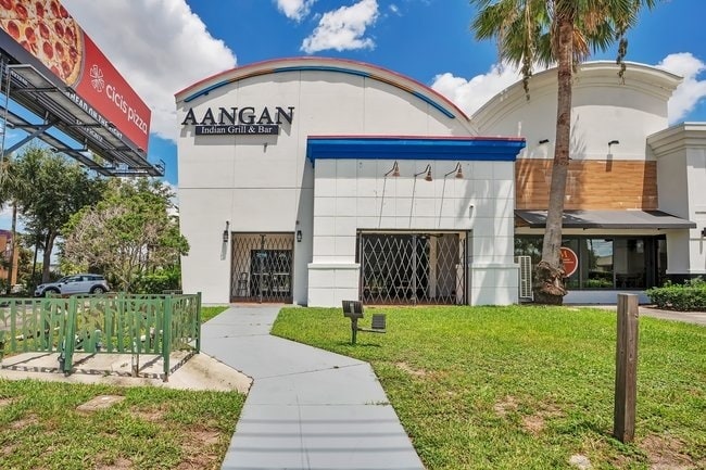 More Photos Of 7653 International Dr, Orlando Freestanding For Lease