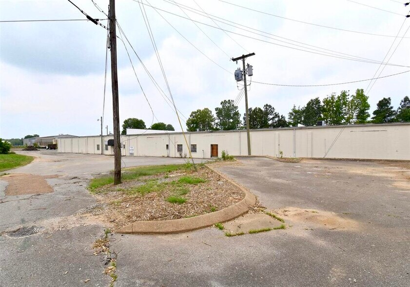 More Photos Of 205 Bellvue St, Jackson Warehouse For Lease