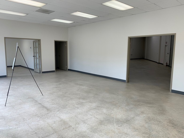 More Photos Of 23461 Ridge Route Dr, Laguna Hills Unknown For Lease