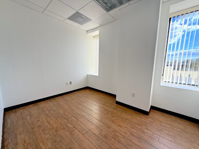 More Photos Of 6735 Conroy Windermere Rd, Orlando Medical For Sale