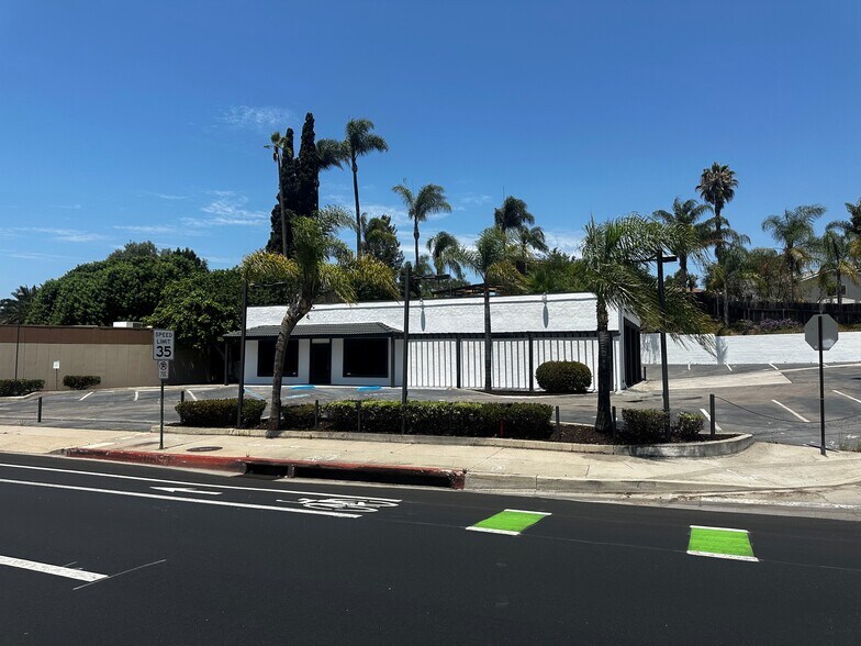 More Photos Of 7658 University Ave, La Mesa Auto Dealership For Lease