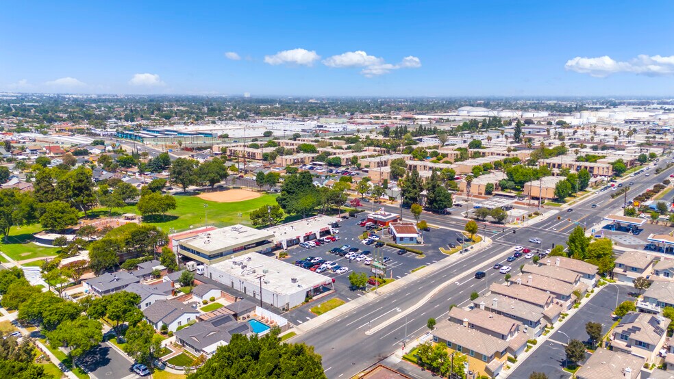 More Photos Of 5237-5263 Paramount Blvd, Lakewood Storefront For Sale