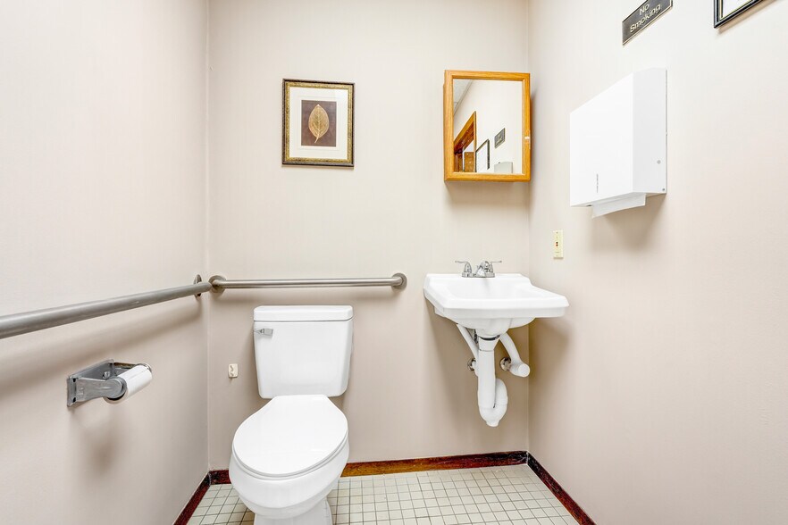 More Photos Of 1163 Route 37 W, Toms River Medical For Lease