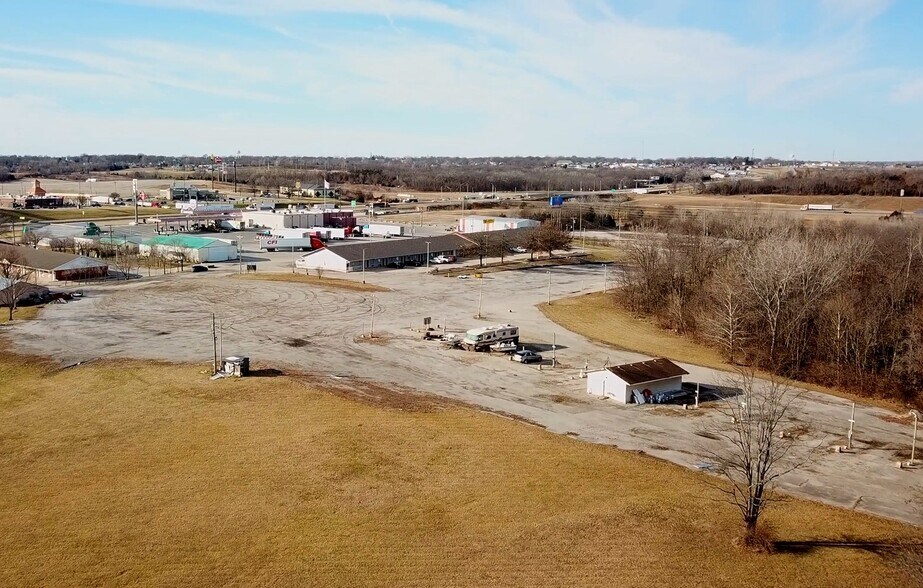 More Photos Of 1920 Bob Griffin Rd, Cameron Hotel For Sale