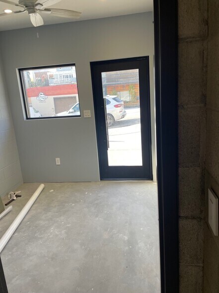 More Photos Of 640 Cypress Ave, Hermosa Beach Warehouse For Lease