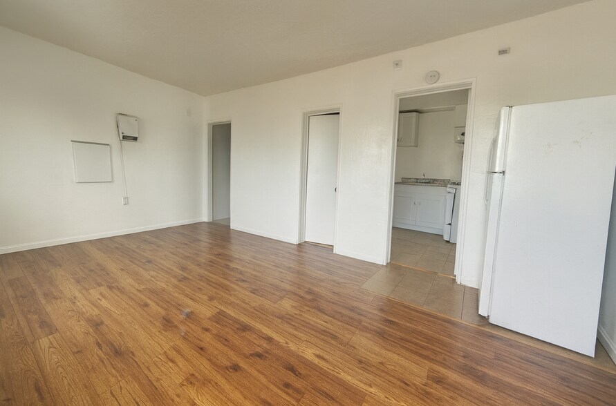 More Photos Of 121 Lincoln Rd W, Vallejo Apartments For Sale