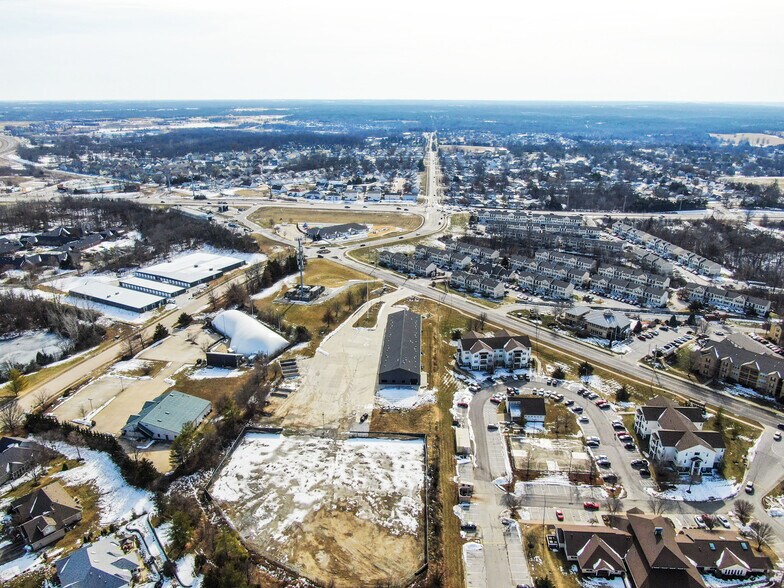 More Photos Of 3100 Old 63 S, Columbia Showroom For Sale
