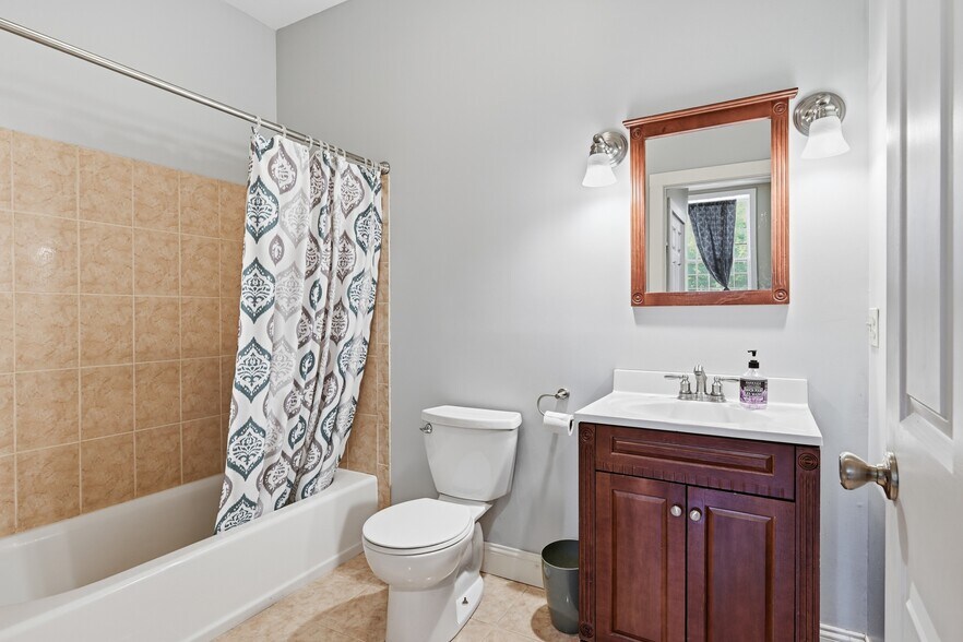 More Photos Of 732 Elm St, West Springfield Freestanding For Sale