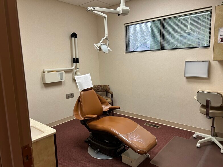 More Photos Of 3825 Fairview Dr, Anderson Medical For Sale