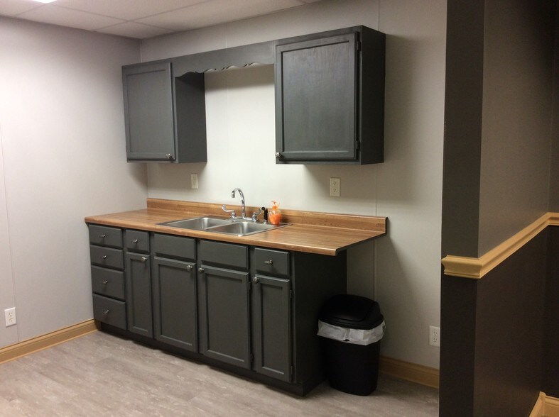 More Photos Of 108 E College Ave, Brownsburg Light Distribution For Lease