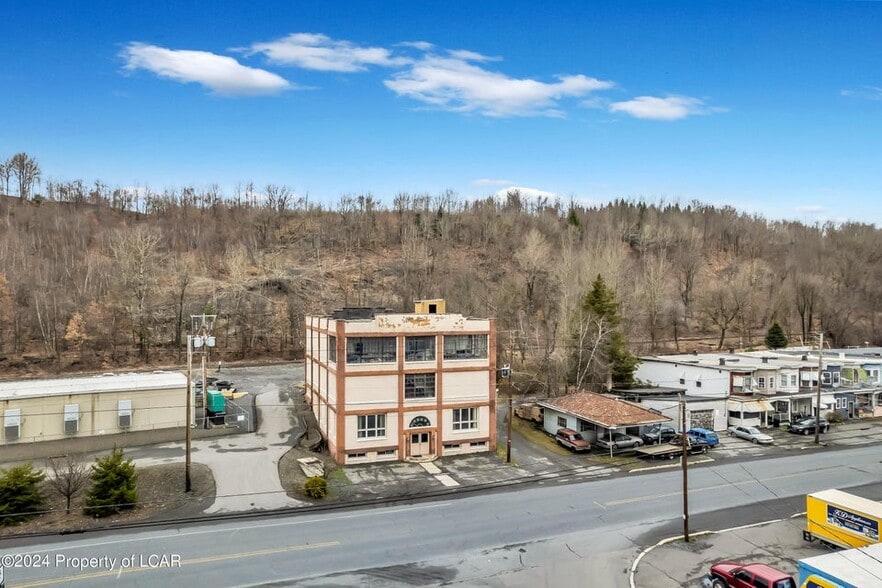 More Photos Of 1001 W Centre St, Mahanoy City Warehouse For Sale