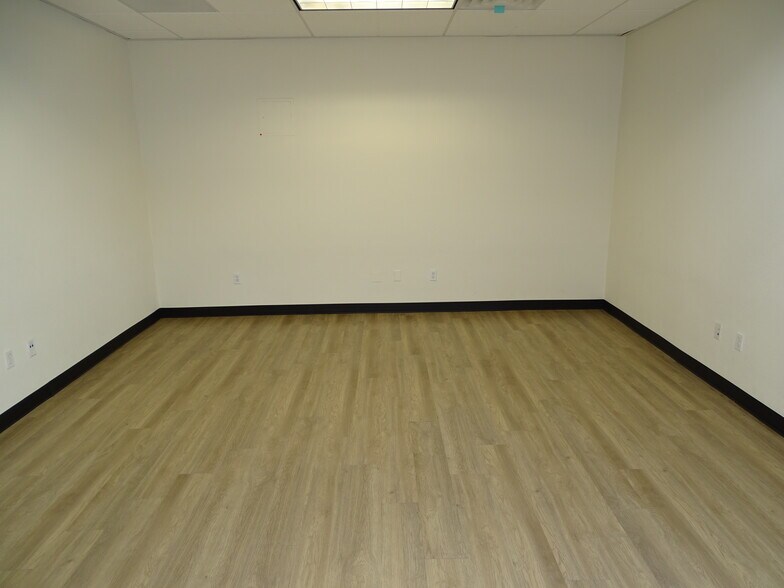 More Photos Of 750 Coronado Center Dr, Henderson Medical For Lease