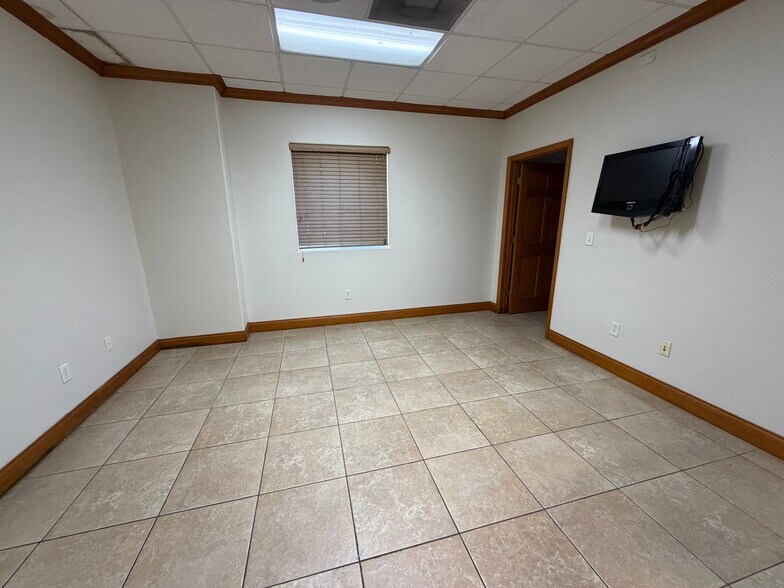 More Photos Of 5491 Benchmark Ln, Sanford Warehouse For Sale