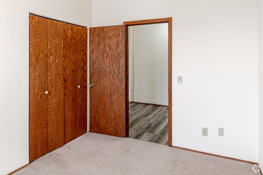 More Photos Of 1009 Park Ave, Minneapolis Apartments For Sale