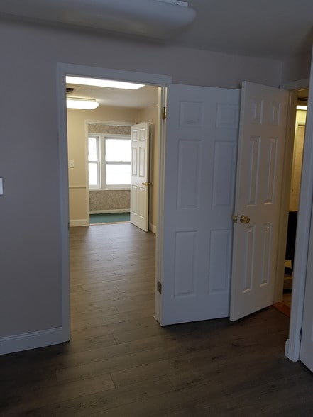 More Photos Of 864 Burdeck St, Schenectady Office For Lease