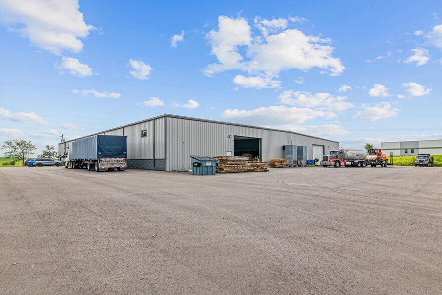 More Photos Of 671-675 Grupe St, Roberts Warehouse For Sale