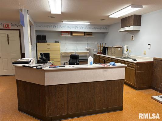 More Photos Of 3014 S Illinois Ave, Carbondale Veterinarian Kennel For Sale