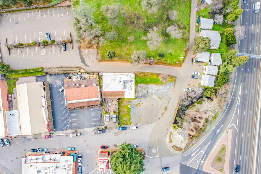 More Photos Of 216 Washington St, Auburn General Retail For Sale