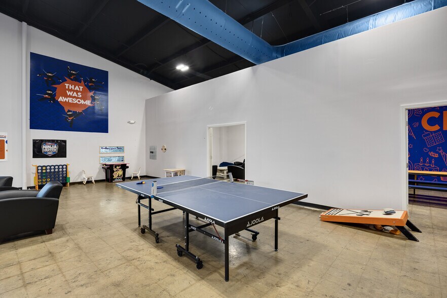 More Photos Of 450 Highway 72, Collierville Freestanding For Sale