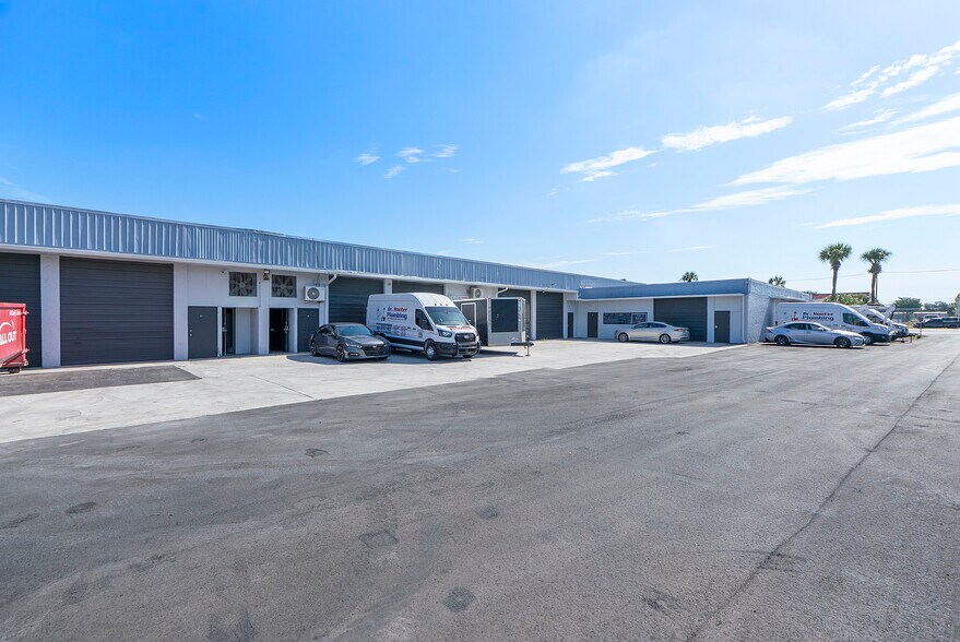 More Photos Of 6461 Garden Rd, Riviera Beach Industrial For Lease