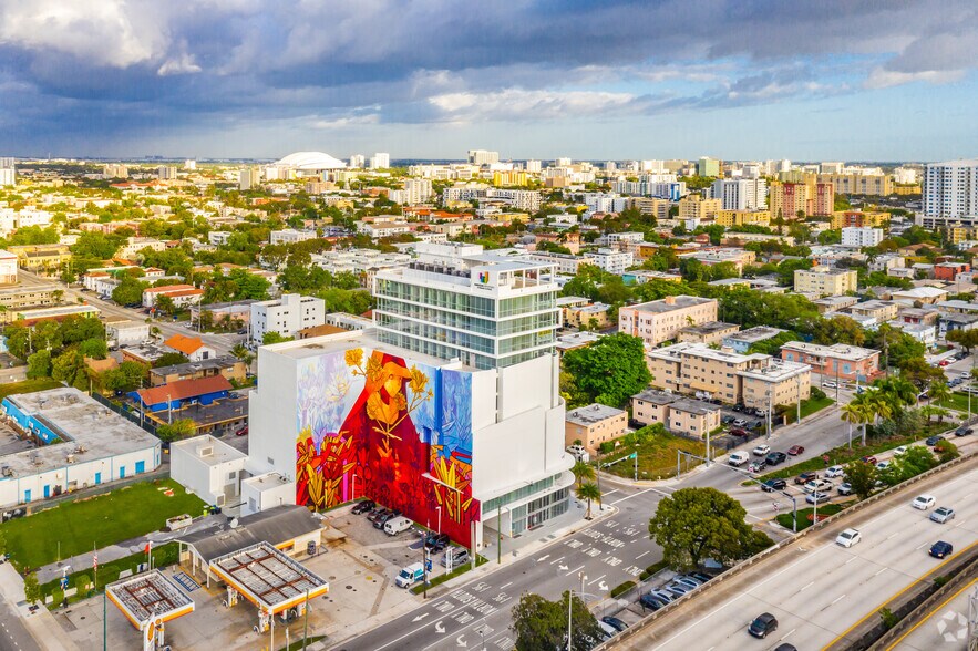 More Photos Of 420 SW 7th St, Miami Office For Lease