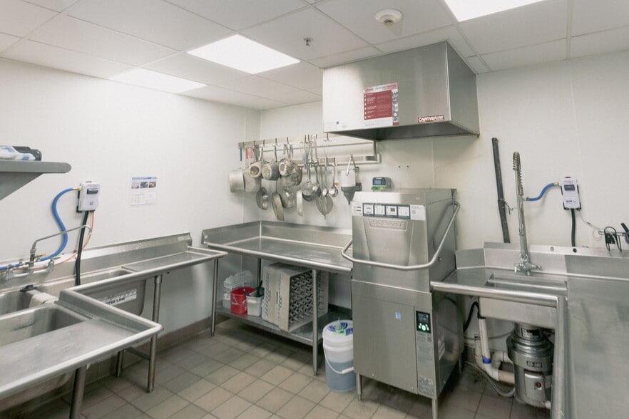 More Photos Of 6444 Central City Blvd, Galveston Rehabilitation Center For Sale