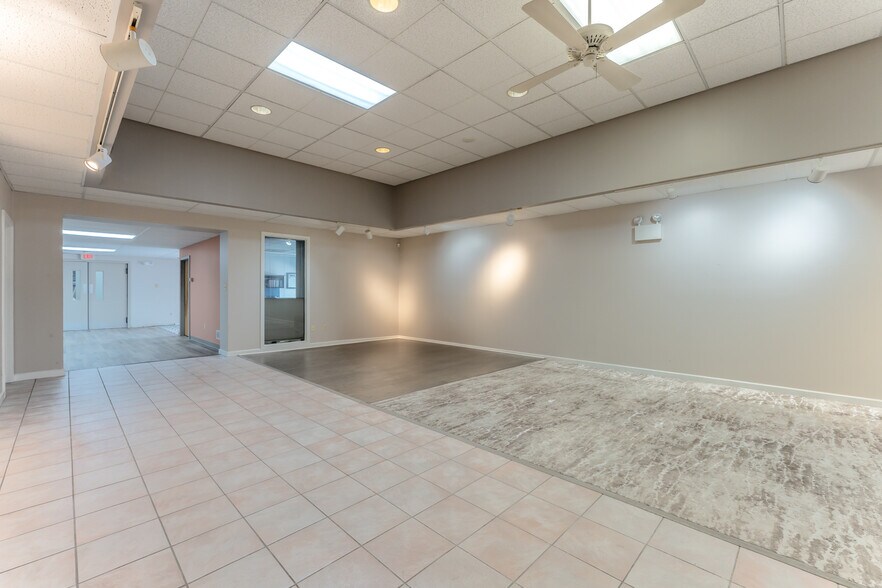 More Photos Of 1715 Stefko Blvd, Bethlehem Flex For Sale