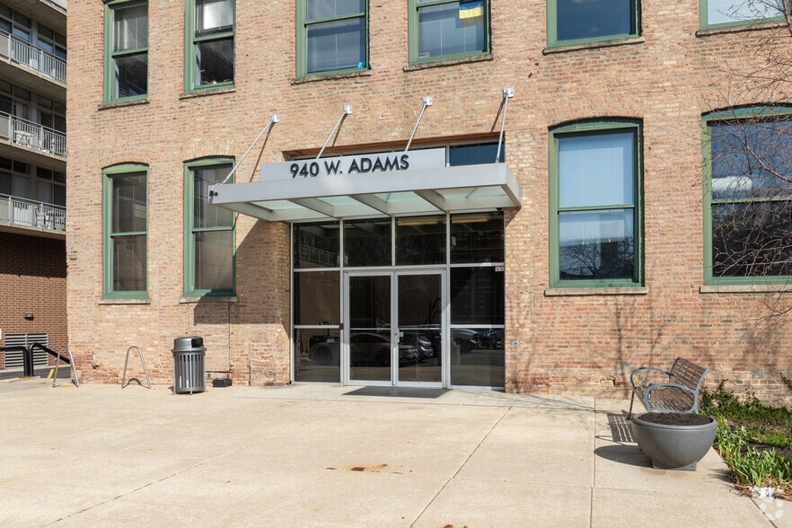 More Photos Of 940 W Adams St, Chicago Loft Creative Space For Lease