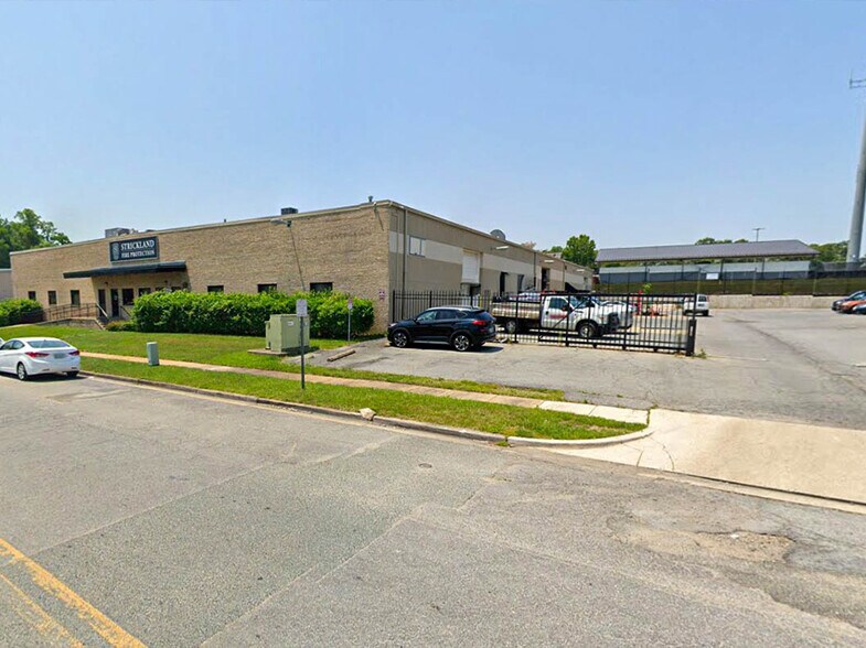 More Photos Of 4001-4011 Penn Belt Pl, Forestville Warehouse For Sale