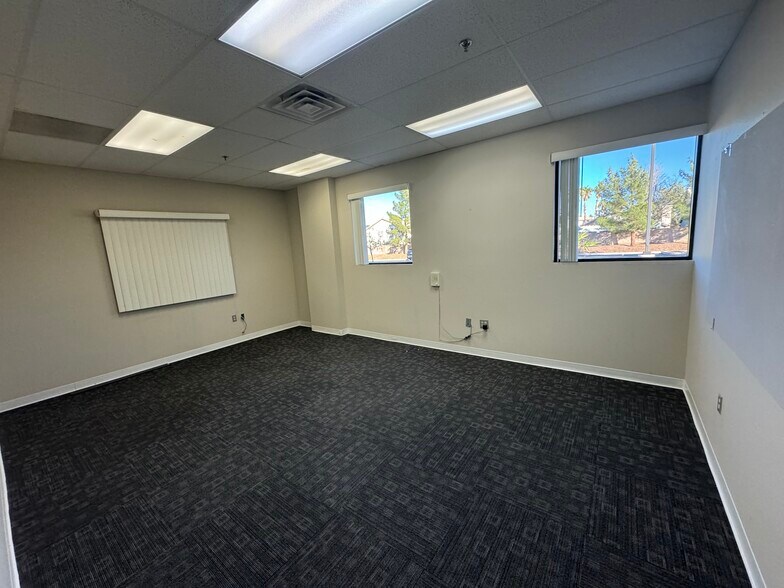 More Photos Of 2057 E Maule Ave, Las Vegas Warehouse For Lease