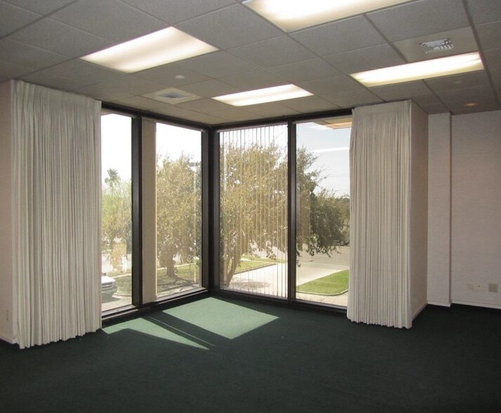 More Photos Of 6262 Weber Rd, Corpus Christi Office For Lease