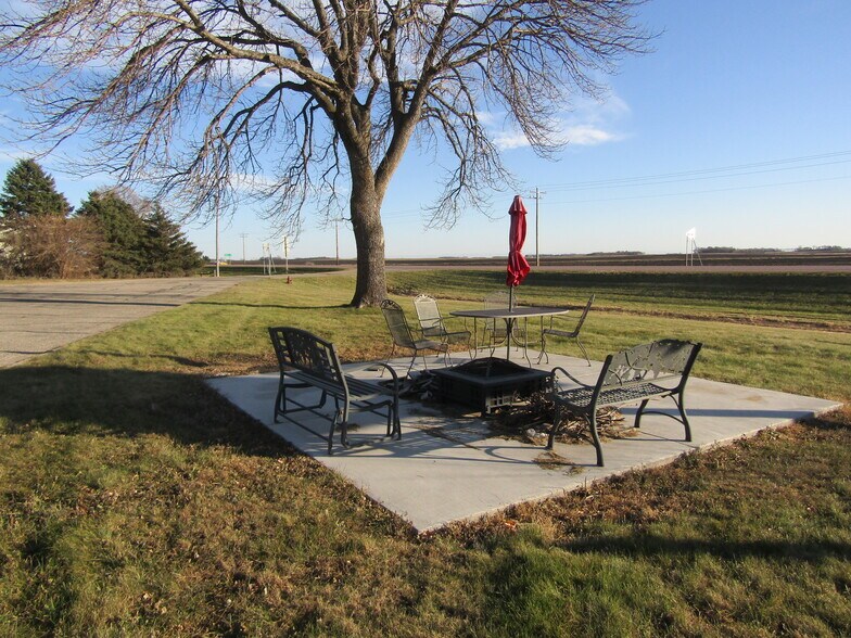 More Photos Of 300 Highway 7, Clara City Hotel For Sale