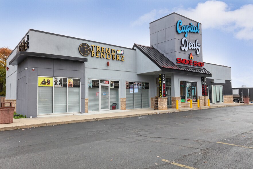 More Photos Of 7822 W Capitol Dr, Milwaukee Storefront For Sale