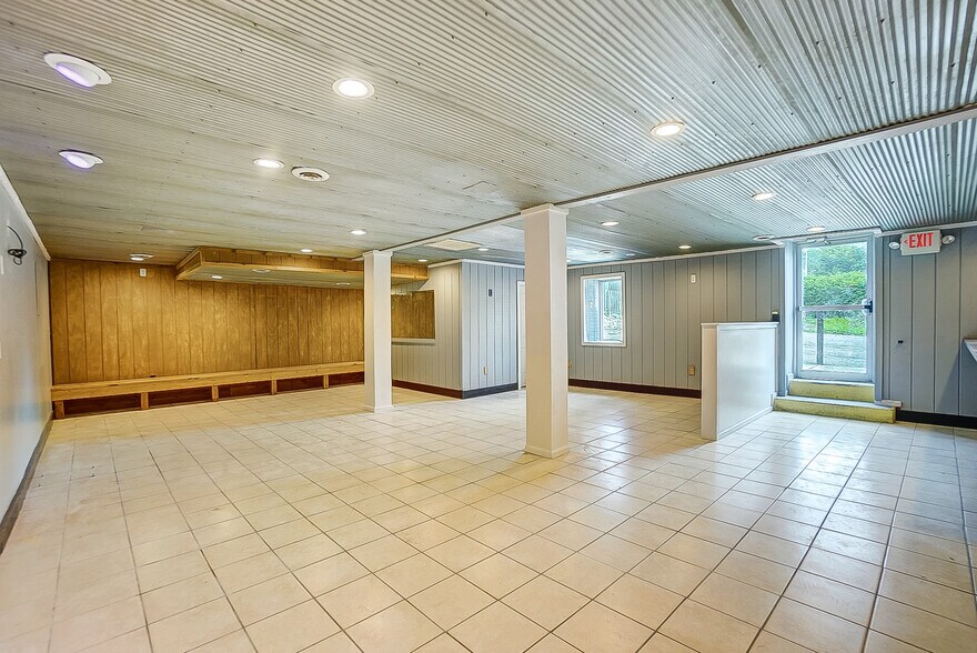 More Photos Of 6987 New Haven Rd, Harrison Restaurant For Sale