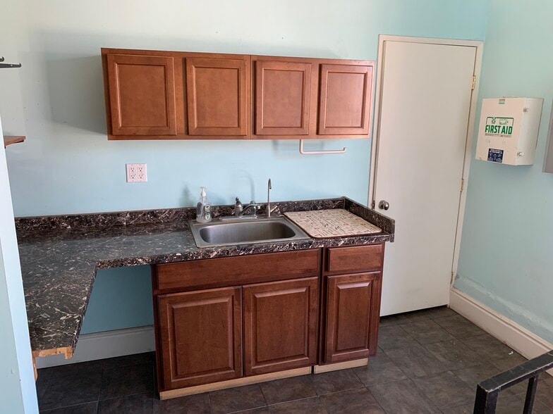 More Photos Of 3311-3317 W Burbank Blvd, Burbank Storefront For Lease