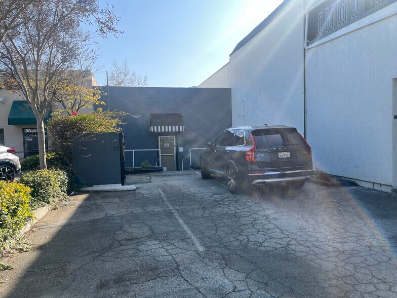 More Photos Of 23 Huntington Dr, Arcadia Storefront For Lease