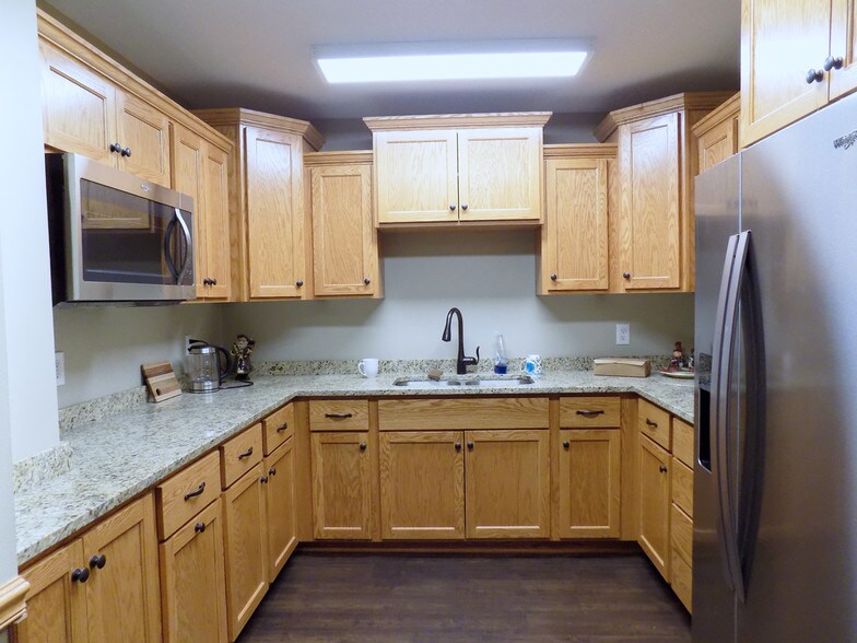 More Photos Of 12390 Sherburne Ave, Becker Office For Sale