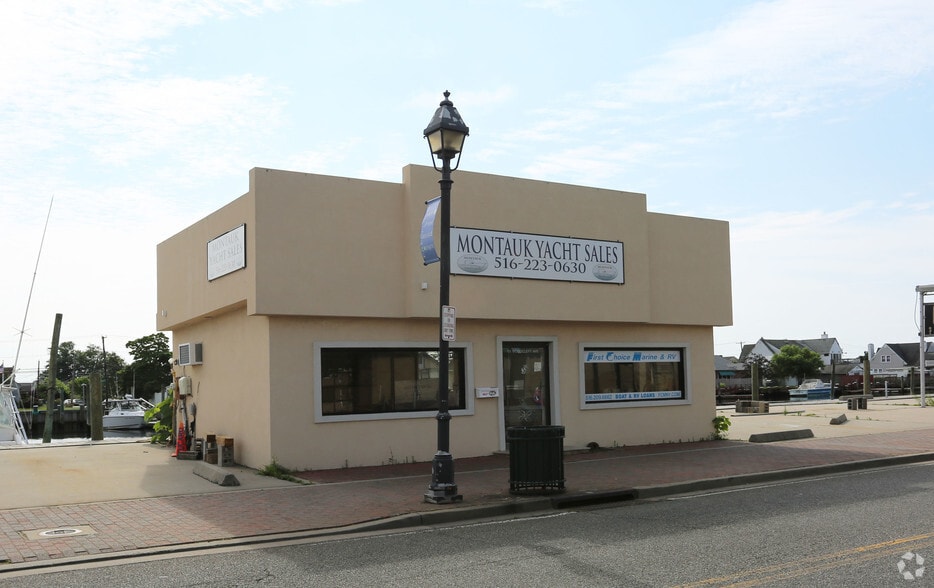 More Photos Of 111 Woodcleft Ave, Freeport Land For Sale